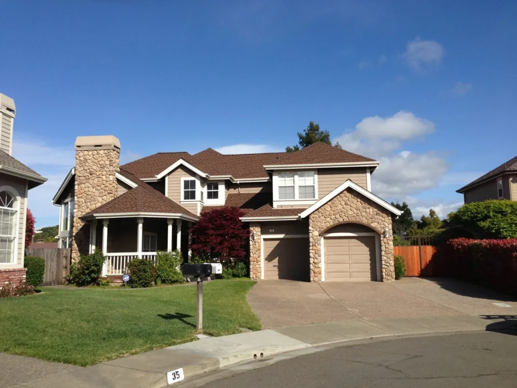 Equipo certificado GAF Master Elite de Able Roofing en San Rafael